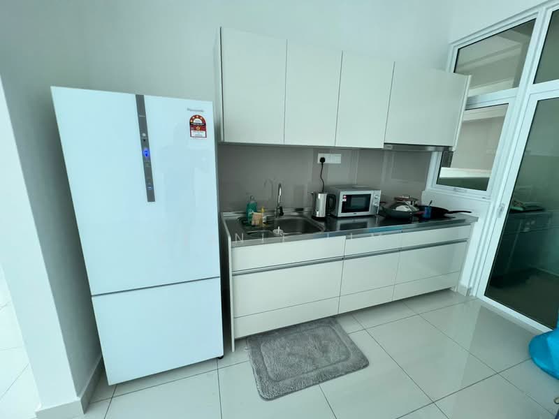 Kondominium untuk Disewa di Ferringhi Residence 2 - Jeanie Lim - Kitchen - PropertyGuru.com.my