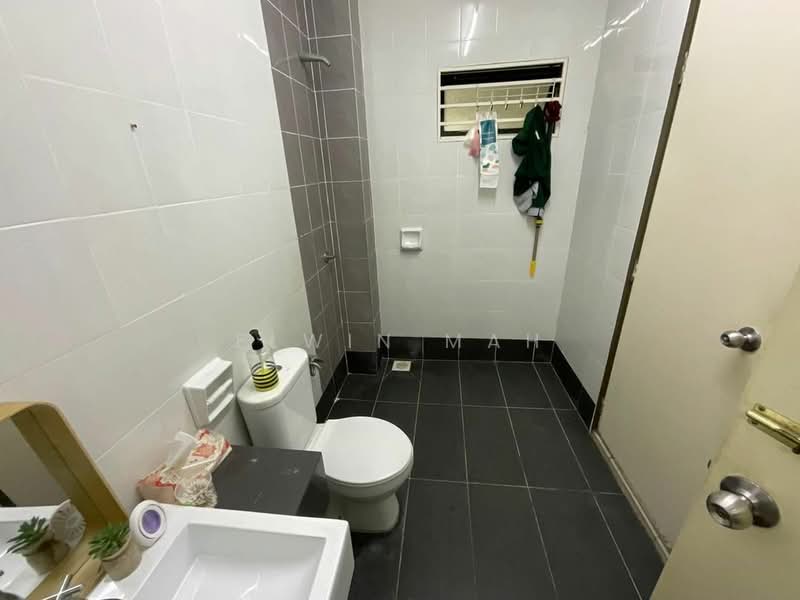 2-storey Terraced House for Sale in Saujana Rawang (Rawang) - Elwin Mah - Bathroom - PropertyGuru.com.my