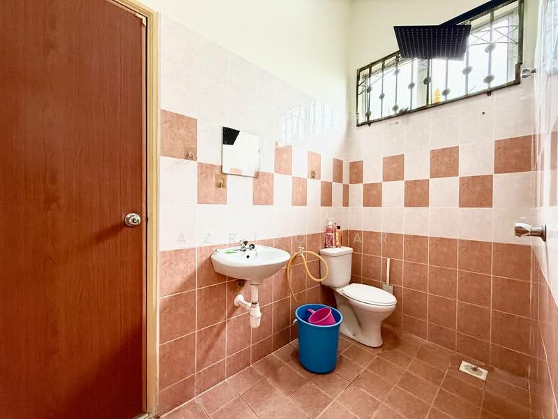 Bungalow for Sale in Seremban (Negeri Sembilan) - Fazri Omar - Bathroom - PropertyGuru.com.my
