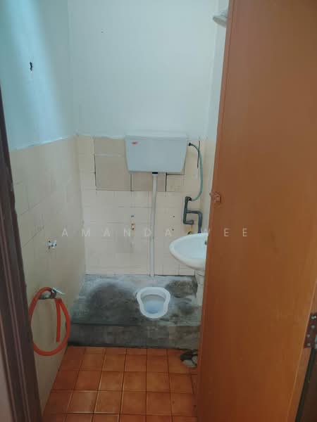 1-storey Terraced House for Rent in Taman Wangsa Cheras (Cheras) - Amanda Wee - Bathroom - PropertyGuru.com.my