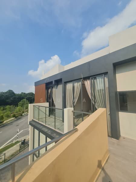 3-storey Terraced House for Rent in BANDAR PUCHONG JAYA (Puchong) - Shu Wai - Balcony - PropertyGuru.com.my