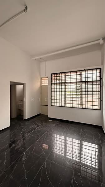 Shop / Office for Rent in Taman Molek (Johor Bahru) - ERIC YAP - Interior - PropertyGuru.com.my