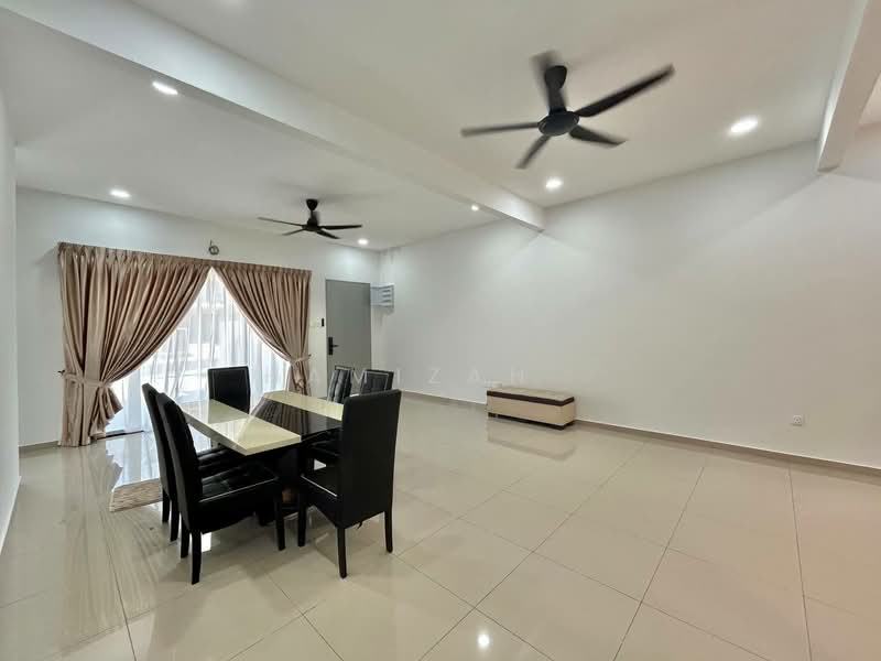Rumah Teres 2 Tingkat untuk Disewa di Kajang (Selangor) - Hamizah . - Dining Room - PropertyGuru.com.my