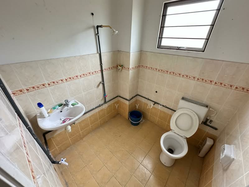 Rumah Teres 2 Tingkat untuk Dijual di Taman Desa Mas (Rawang) - Andy Yap - Bathroom - PropertyGuru.com.my