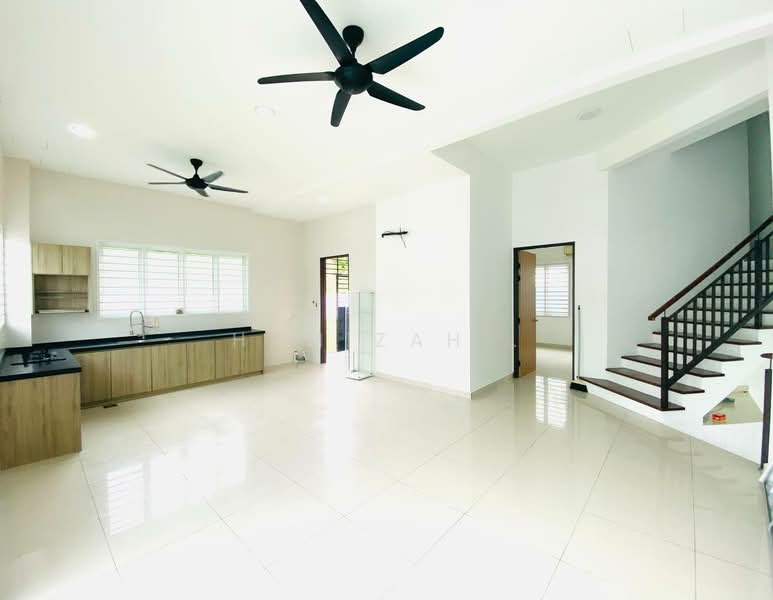 Rumah Banglo untuk Dijual di Kajang (Selangor) - Hamizah . - Living Room - PropertyGuru.com.my