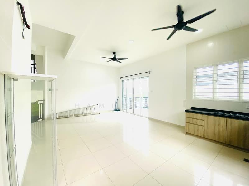 Rumah Banglo untuk Dijual di Kajang (Selangor) - Hamizah . - Living Room - PropertyGuru.com.my