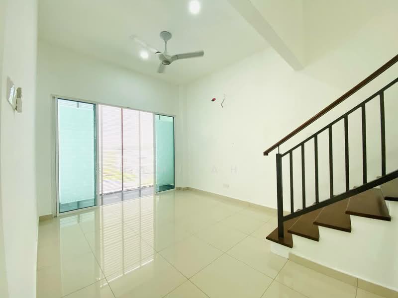 Rumah Banglo untuk Dijual di Kajang (Selangor) - Hamizah . - Living Room - PropertyGuru.com.my