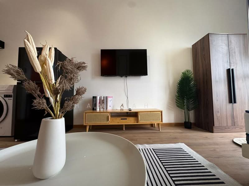 Servis Apartment untuk Disewa di Armani Raja Uda - Hamizah . - Living Room - PropertyGuru.com.my