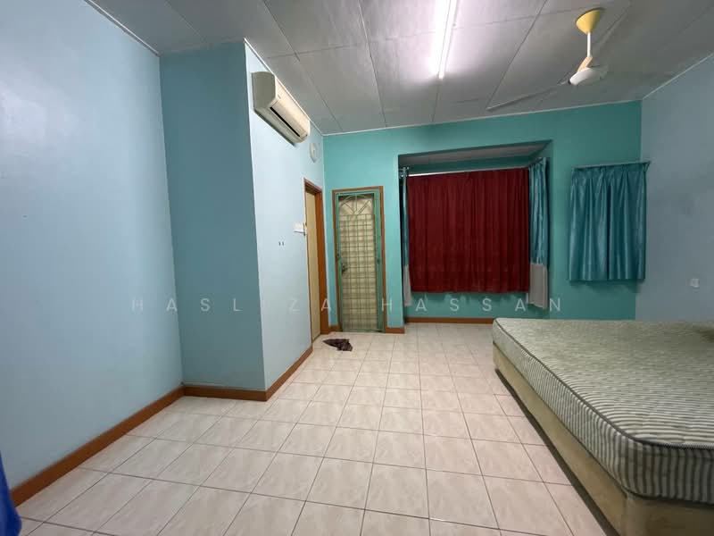 Rumah Teres 2 Tingkat untuk Dijual di Taman Bukit Semenyih (Semenyih) - Hasliza Hassan - Bedroom - PropertyGuru.com.my