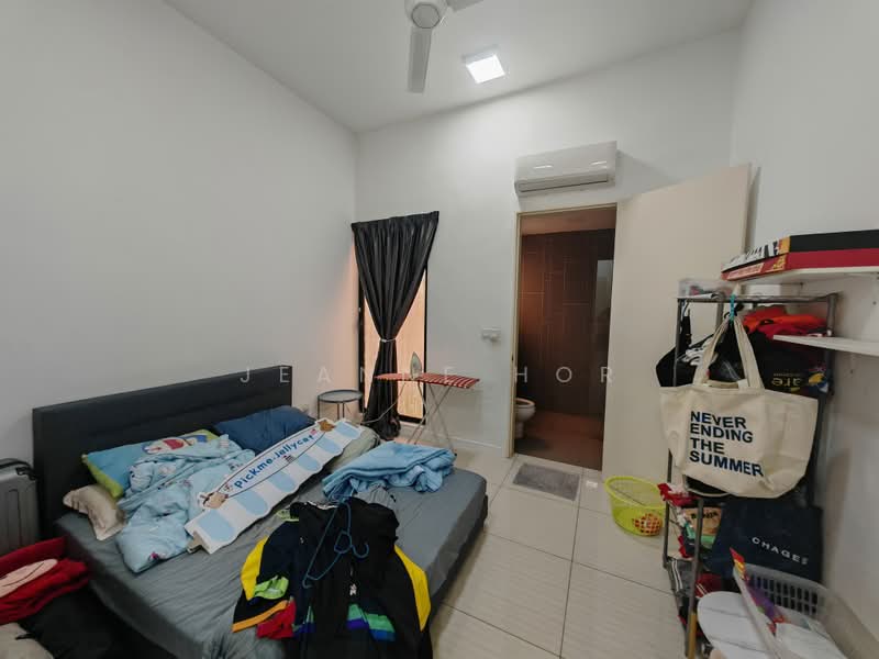 3-storey Terraced House for Sale in 16 Sierra (Puchong) - Jeanne Hor - Bedroom 1 - PropertyGuru.com.my