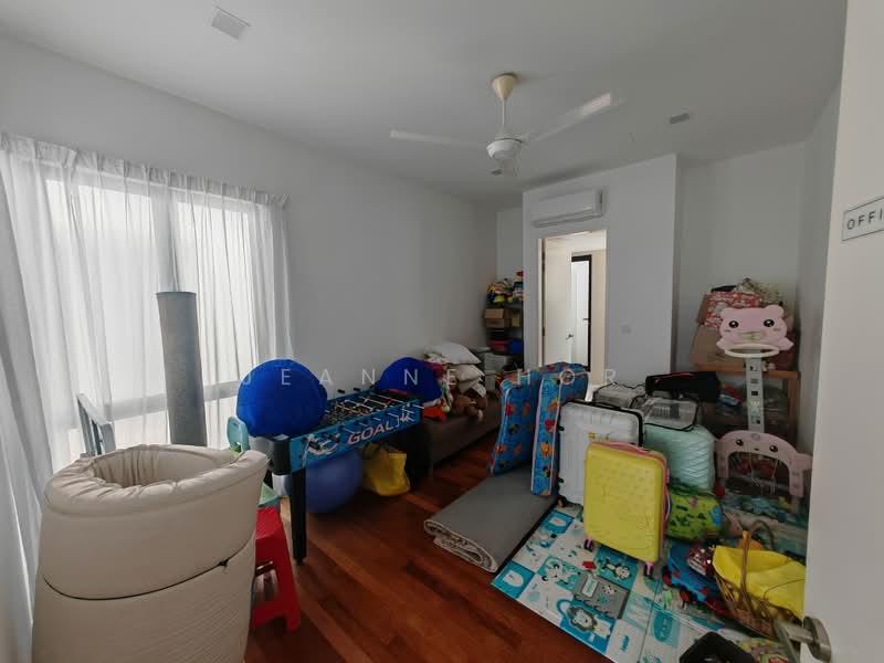 3-storey Terraced House for Sale in 16 Sierra (Puchong) - Jeanne Hor - Bedroom 4 - PropertyGuru.com.my
