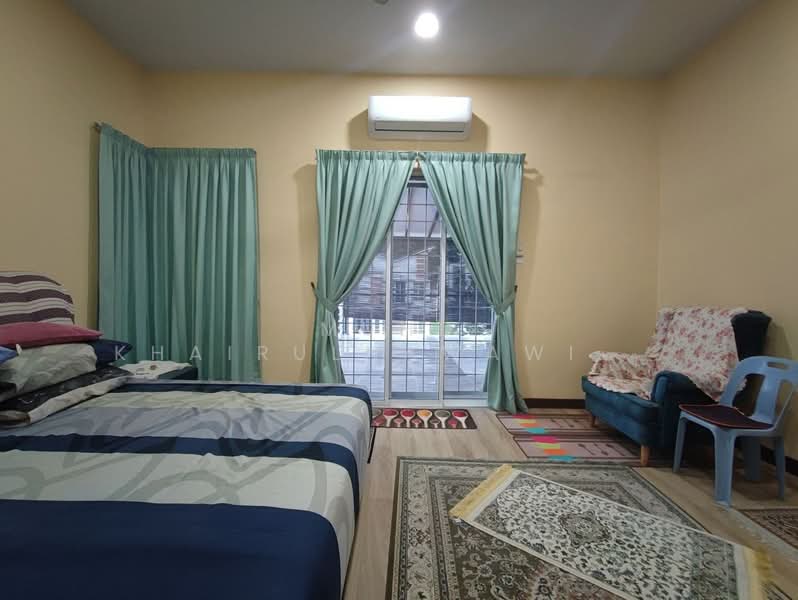 Rumah Berkembar untuk Dijual di Seksyen U10 (Shah Alam) - Muhd Khairulnawawi Kamaruddin - Bedroom - PropertyGuru.com.my