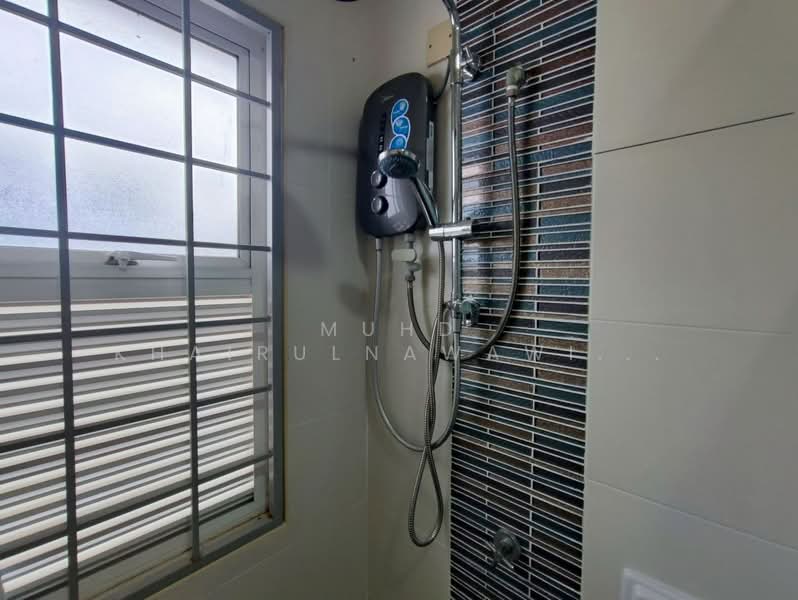Rumah Berkembar untuk Dijual di Seksyen U10 (Shah Alam) - Muhd Khairulnawawi Kamaruddin - Bathroom - PropertyGuru.com.my