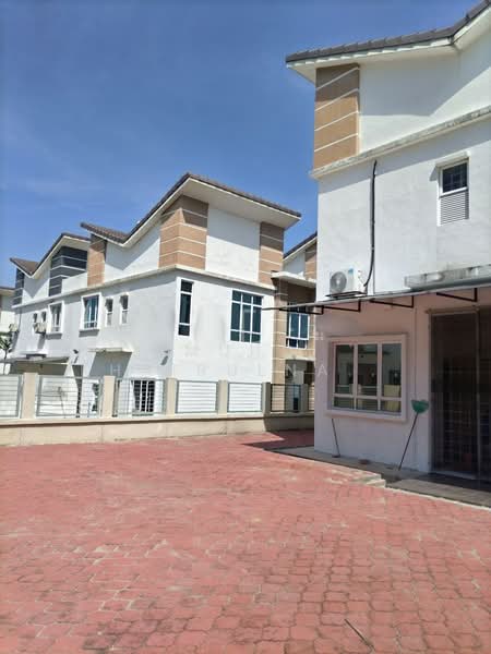 Rumah Berkembar untuk Dijual di Seksyen U10 (Shah Alam) - Muhd Khairulnawawi Kamaruddin - Exterior - PropertyGuru.com.my