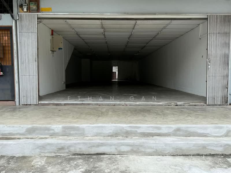 Kedai untuk Disewa di Taman Molek (Johor Bahru) - Ethan Gan - Exterior - PropertyGuru.com.my