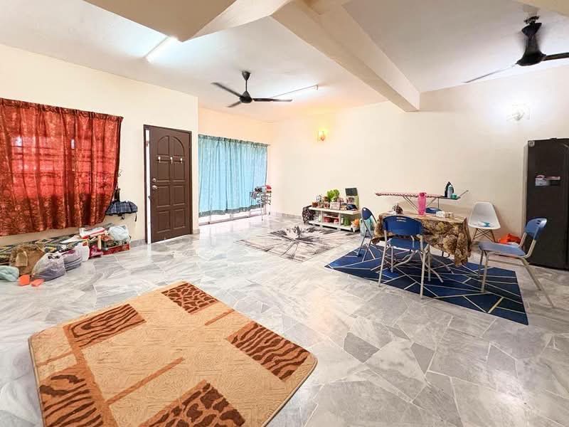 2-storey Terraced House for Sale in Bandar Bukit Puchong (Puchong) - Aizuddin Ali - Living Room - PropertyGuru.com.my