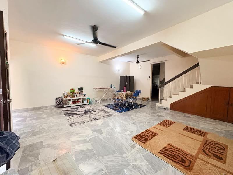 2-storey Terraced House for Sale in Bandar Bukit Puchong (Puchong) - Aizuddin Ali - Living Room - PropertyGuru.com.my