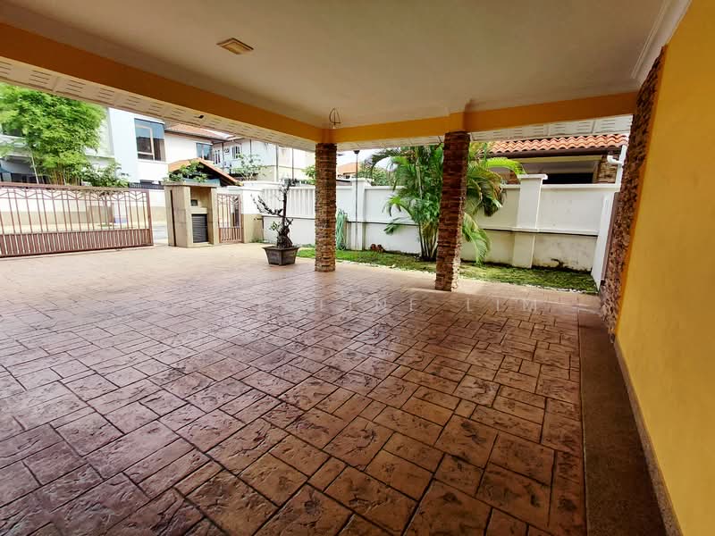 Rumah Banglo untuk Disewa di Bandar Utama (Selangor) - Christine Lim - Car Porch - PropertyGuru.com.my