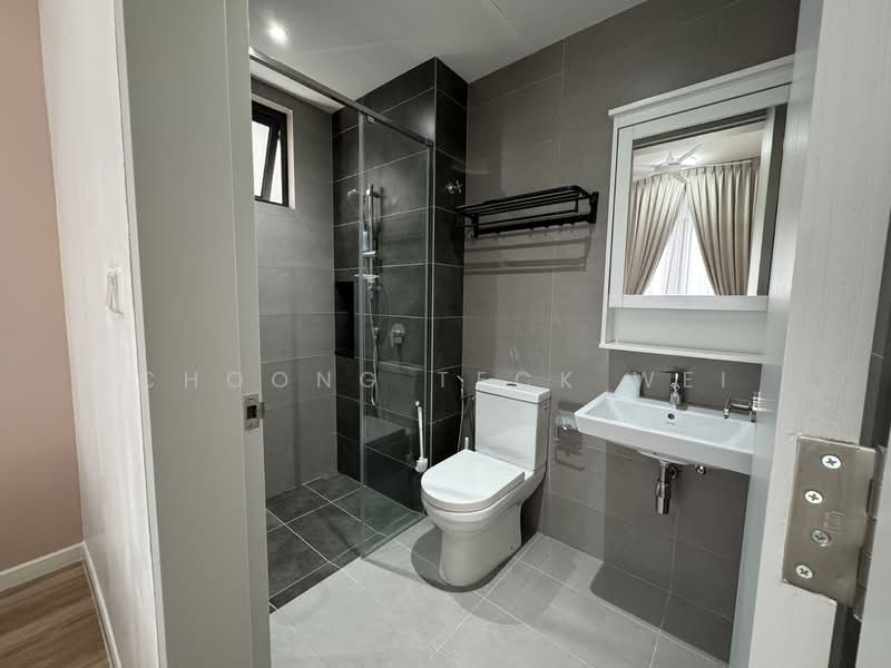 Servis Apartment untuk Disewa di Sunway Belfield - Choong Teck Wei - Bathroom - PropertyGuru.com.my