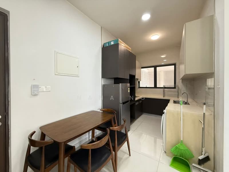 Condominium for Rent at Royal Strand @ Country Garden Danga Bay - Nana Ng - Kitchen - PropertyGuru.com.my