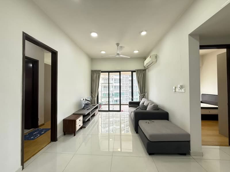 Condominium for Rent at Royal Strand @ Country Garden Danga Bay - Nana Ng - Living Room - PropertyGuru.com.my
