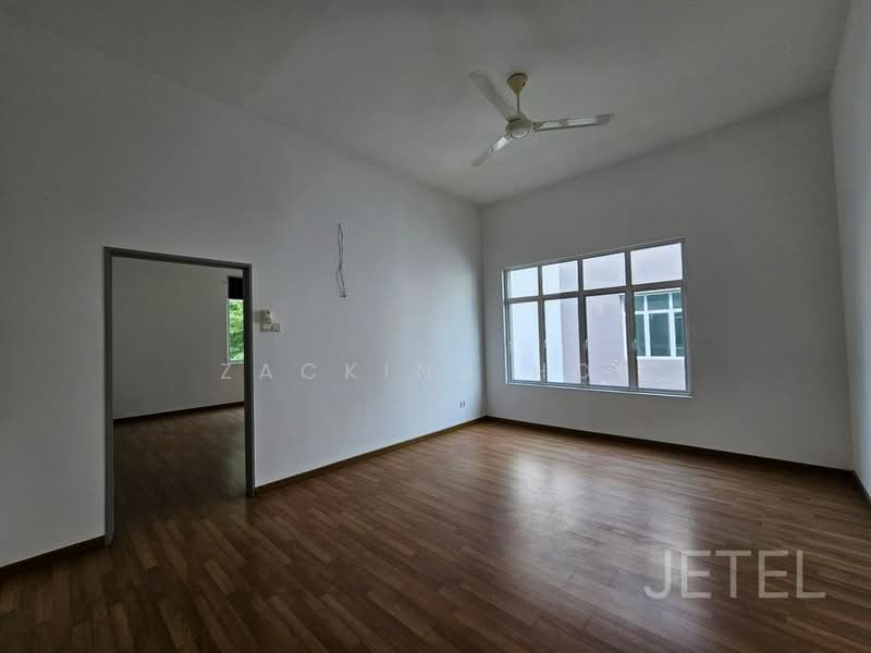 Semi-Detached House for Sale in Canary Garden (Klang) - Zackinn Hoi - Living Room - PropertyGuru.com.my