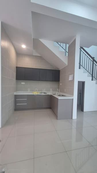 Semi-Detached House for Rent in Perdana Lakeview East (Cyberjaya) - Rohani Daud - Kitchen - PropertyGuru.com.my