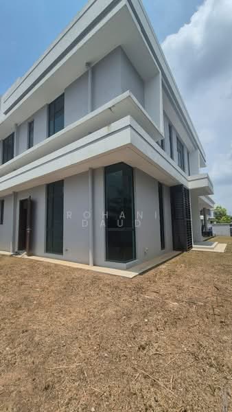Semi-Detached House for Rent in Perdana Lakeview East (Cyberjaya) - Rohani Daud - Exterior - PropertyGuru.com.my