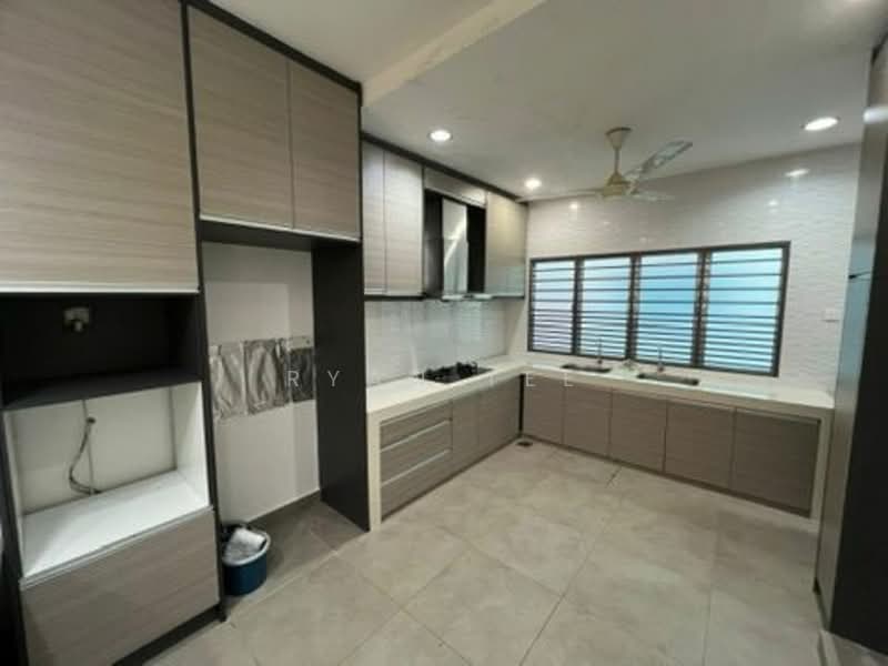 1.5-storey Terraced House for Sale in Bandar Sri Damansara (Selangor) - Ryan Tee - Kitchen - PropertyGuru.com.my