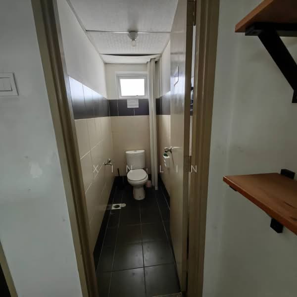 Kedai / Pejabat untuk Disewa di Taman Mount Austin (Tebrau) - Xin Lin - Bathroom - PropertyGuru.com.my