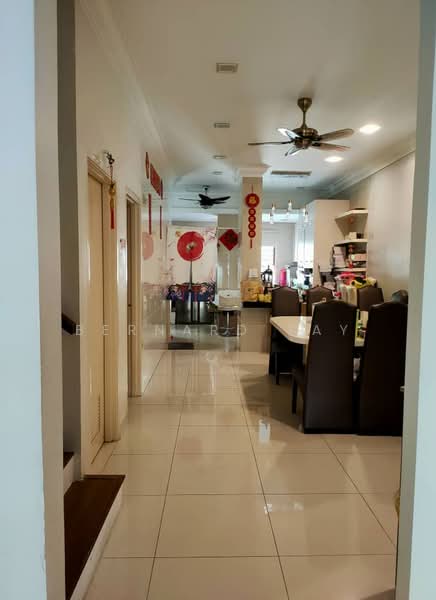 3-storey Terraced House for Sale in Shah Alam (Selangor) - Bernard Tay - Corridor - PropertyGuru.com.my