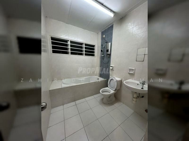 Pangsapuri untuk Disewa di Suria Damansara - Zahiruddin Rahman - Bathroom - PropertyGuru.com.my