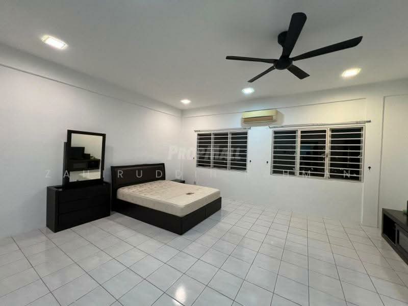 Pangsapuri untuk Disewa di Suria Damansara - Zahiruddin Rahman - Bedroom - PropertyGuru.com.my