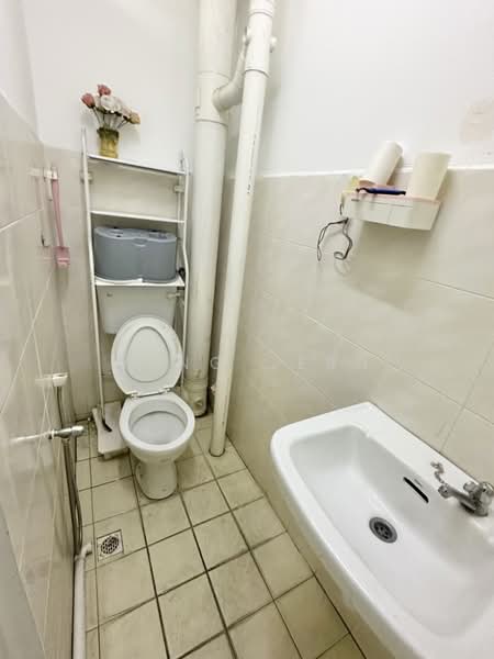 Pangsapuri untuk Disewa di Halaman Kenanga - Weng Sern - Bathroom - PropertyGuru.com.my