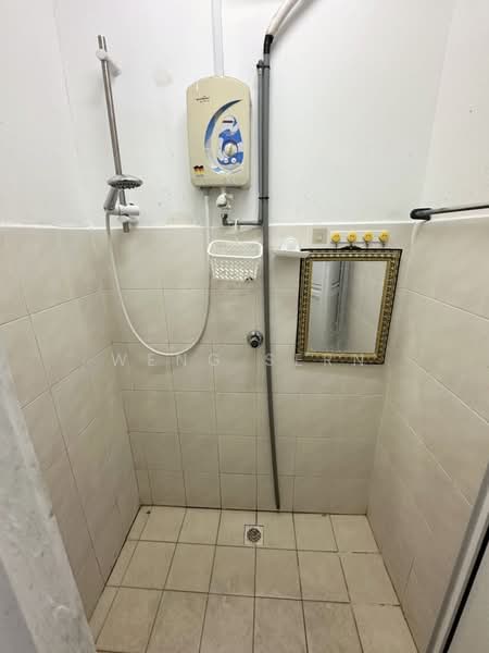 Pangsapuri untuk Disewa di Halaman Kenanga - Weng Sern - Bathroom - PropertyGuru.com.my