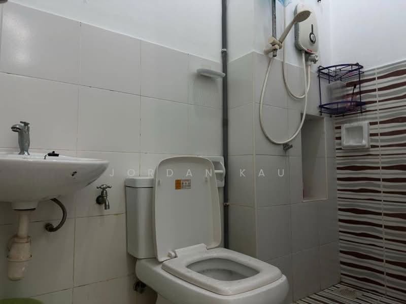 1-storey Terraced House for Sale in Setia Eco Gardens (Gelang Patah) - Jordan Kau - Bathroom - PropertyGuru.com.my