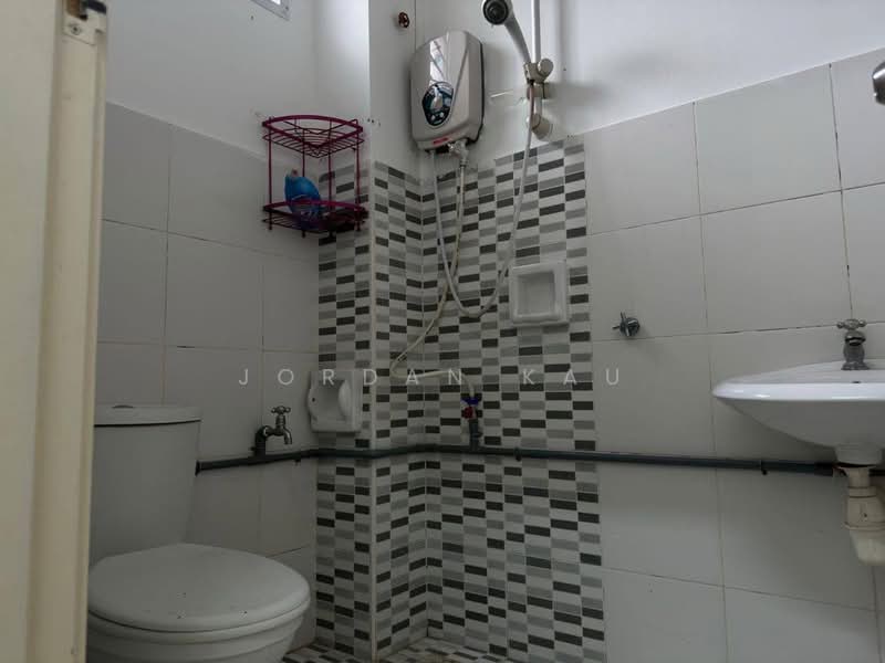 1-storey Terraced House for Sale in Setia Eco Gardens (Gelang Patah) - Jordan Kau - Bathroom - PropertyGuru.com.my