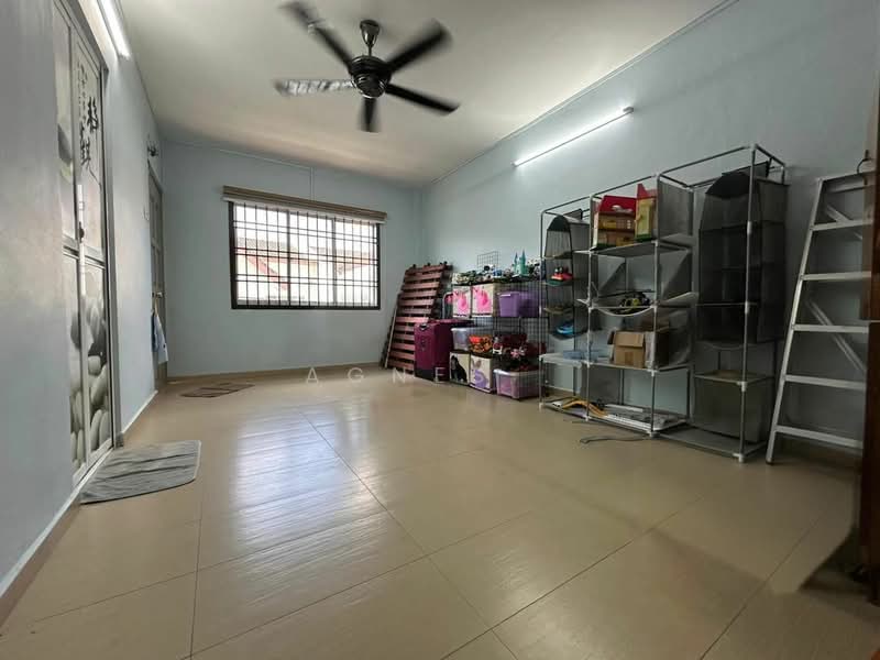 2-storey Terraced House for Sale in Taman Tasek (Johor Bahru) - Agnes . - Living Room - PropertyGuru.com.my