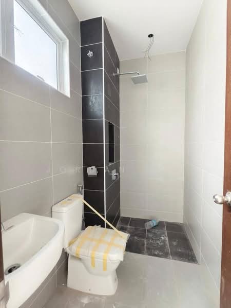 Semi-Detached House for Sale in Johor Bahru (Johor) - Jordan Kau - Bathroom - PropertyGuru.com.my