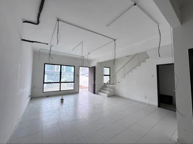 2-storey Terraced House for Sale in Taman Austin Duta (Tebrau) - Hui Hui Lim - Living Room - PropertyGuru.com.my