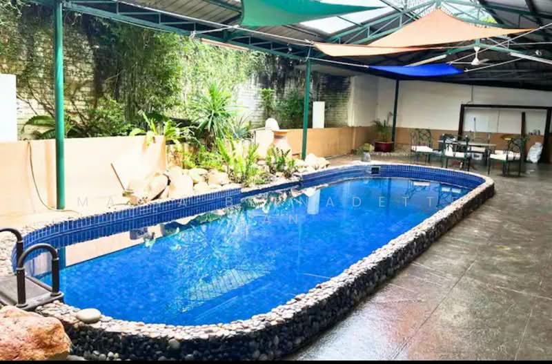 Rumah Banglo untuk Dijual di Taman Seputeh (Seputeh) - Maria Bernadette Tan - Pool - PropertyGuru.com.my