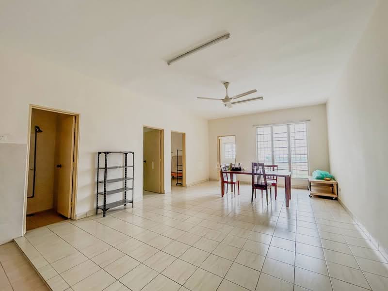 Kondominium untuk Dijual di Kondominium Kristal - Alif Saad - Living Room - PropertyGuru.com.my