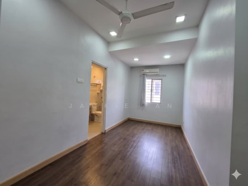 Rumah Teres 2 Tingkat untuk Dijual di Taman Bukit Mayang Emas (Petaling Jaya) - Jackie Tan - Bathroom - PropertyGuru.com.my