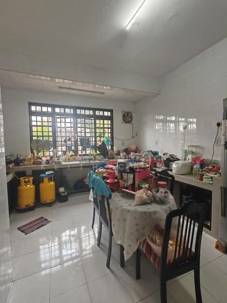 2-storey Terraced House for Sale in Taman Daya (Johor Bahru) - Keith Ching - Kitchen - PropertyGuru.com.my