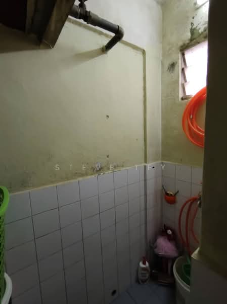 Flat for Sale at Balau - Steve Tey - Bathroom - PropertyGuru.com.my