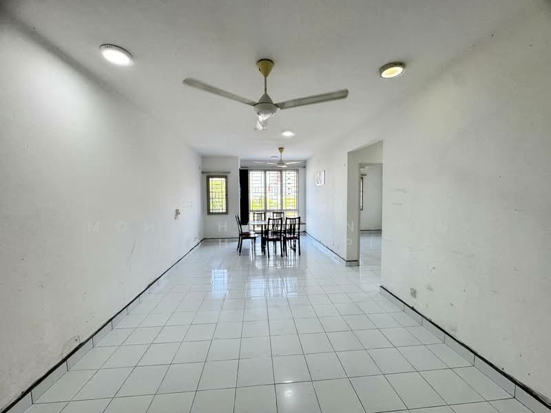 Apartment for Sale at Seri Baiduri - Mohd Hazlan bin Mohd Sopi - Living Room - PropertyGuru.com.my