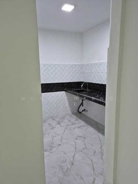 2-storey Terraced House for Rent in Johor Bahru (Johor) - Hong Charng Lee - Kitchen - PropertyGuru.com.my