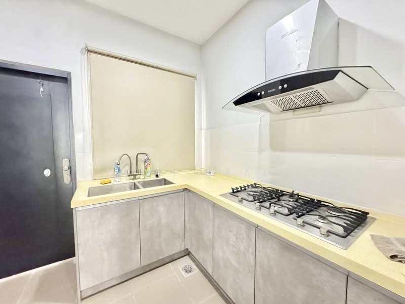 Rumah Teres 3 Tingkat untuk Dijual di Denai Alam (Shah Alam) - Alif Saad - Kitchen - PropertyGuru.com.my
