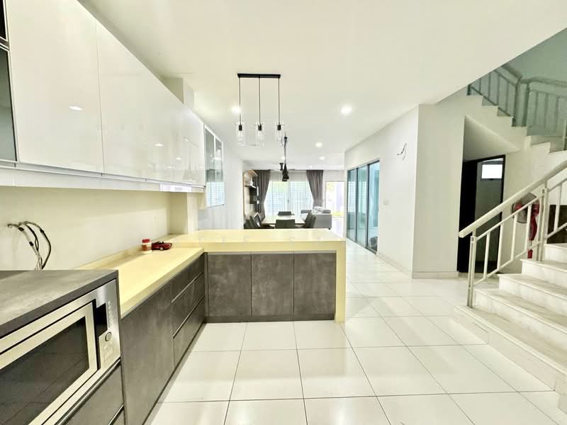 Rumah Teres 3 Tingkat untuk Dijual di Denai Alam (Shah Alam) - Alif Saad - Kitchen - PropertyGuru.com.my