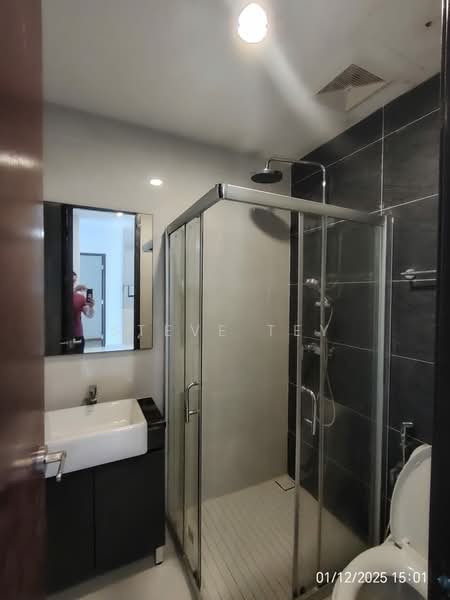 Kondominium untuk Dijual di Royal Strand @ Country Garden Danga Bay - Steve Tey - Bathroom - PropertyGuru.com.my